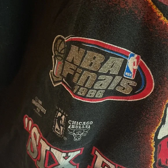 RARE Vintage 1996 Chicago Bulls NBA Champions T-shirt